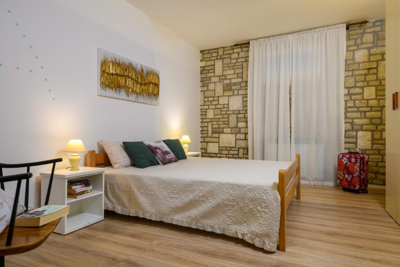 Apartman Aleksandra 普拉 外观 照片