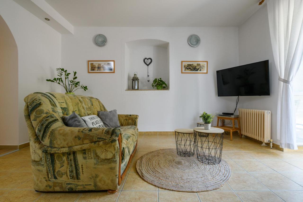 Apartman Aleksandra 普拉 外观 照片